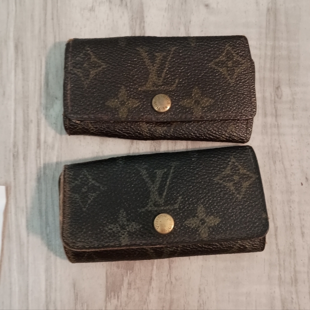 Authentic Louis Vuitton Monogram 2 Key Case Holders 4 Key